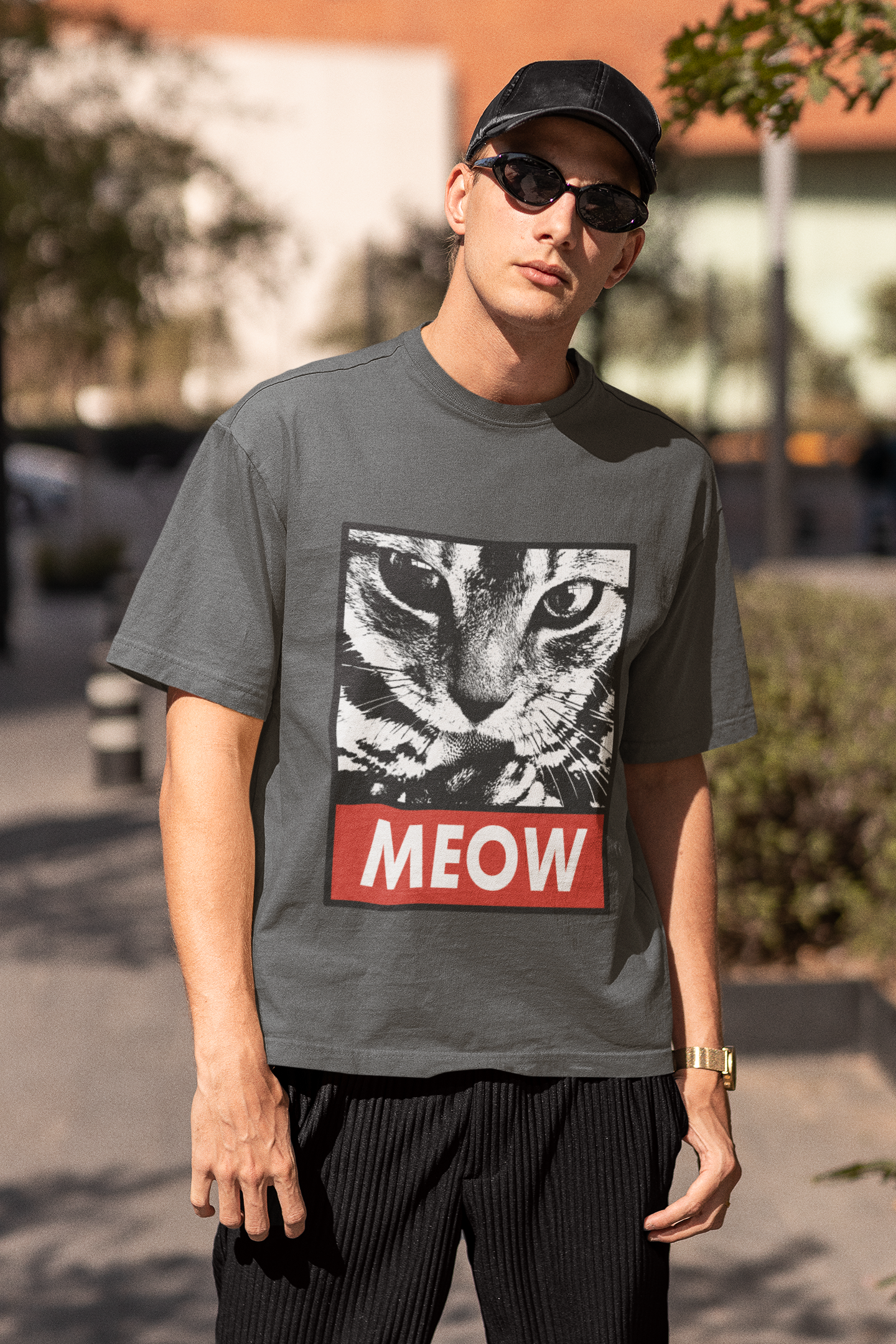 😻 "MEOW" Graphic Unisex T-Shirt