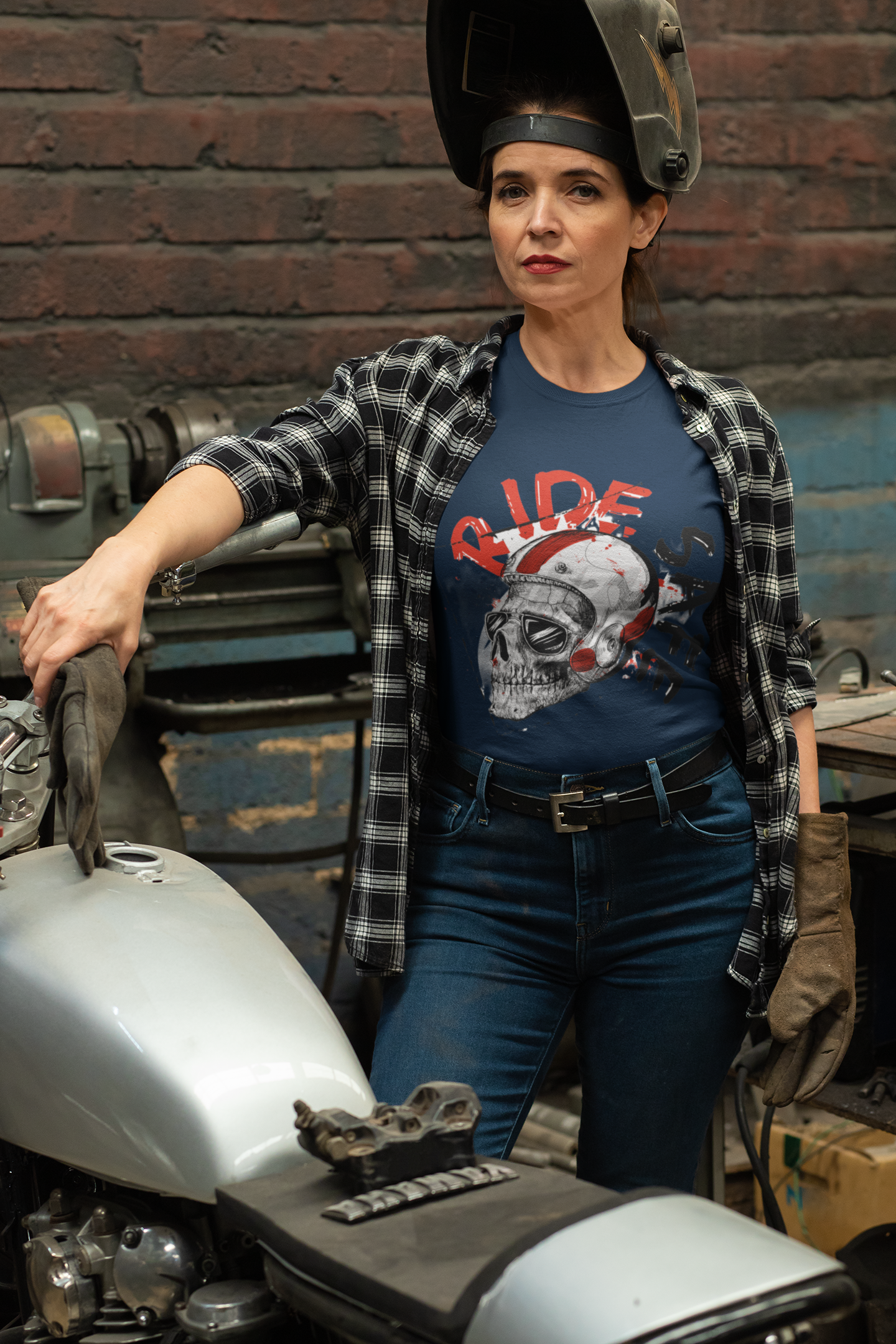 🏍️ RIDE SAFE – Skull Helmet Graphic Tee - ThreadStyle