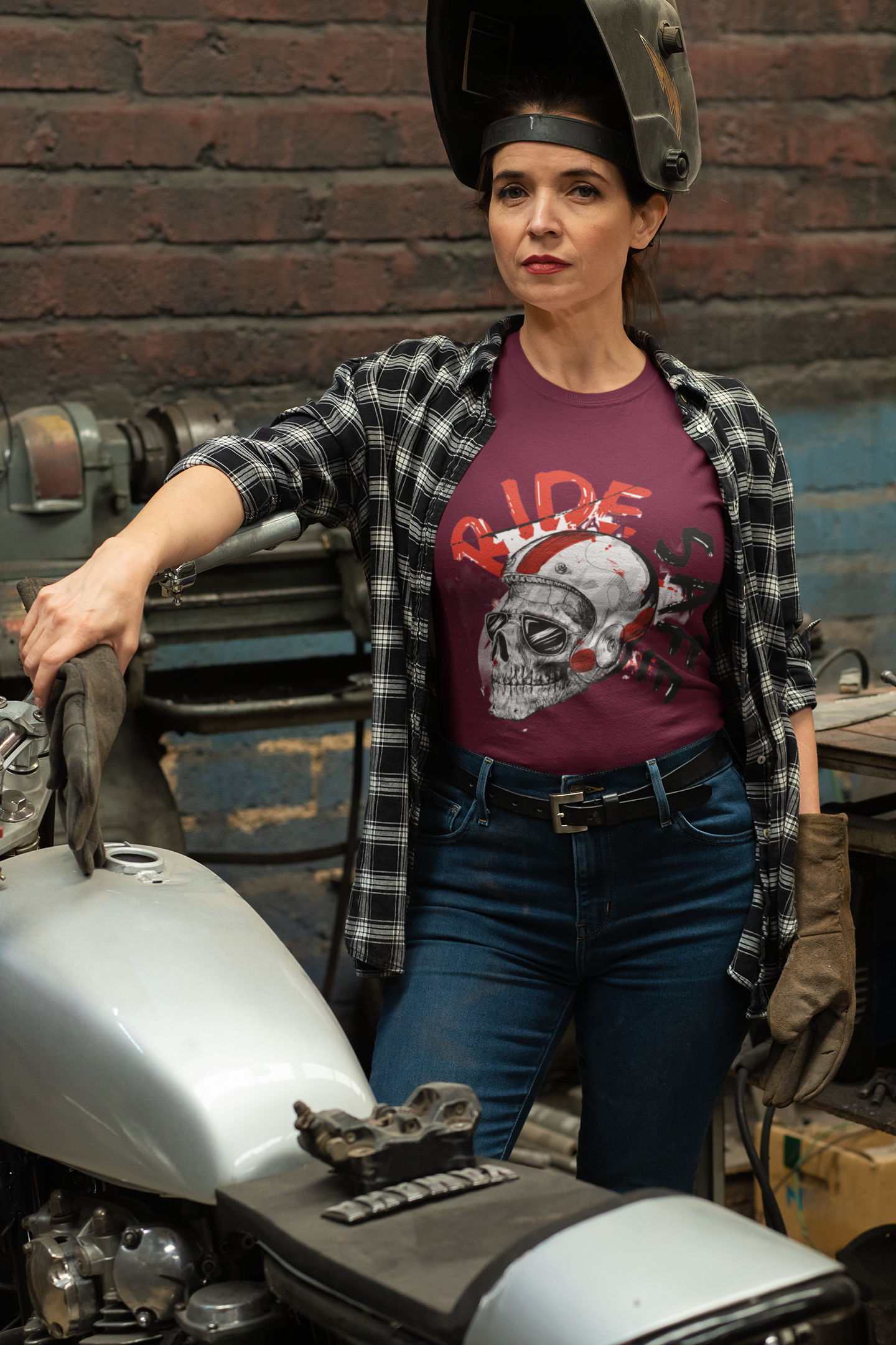 🏍️ RIDE SAFE – Skull Helmet Graphic Tee - ThreadStyle